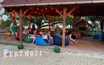 Kertmozi Vidéken